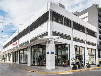 STOP Κατάστημα Πειραιά